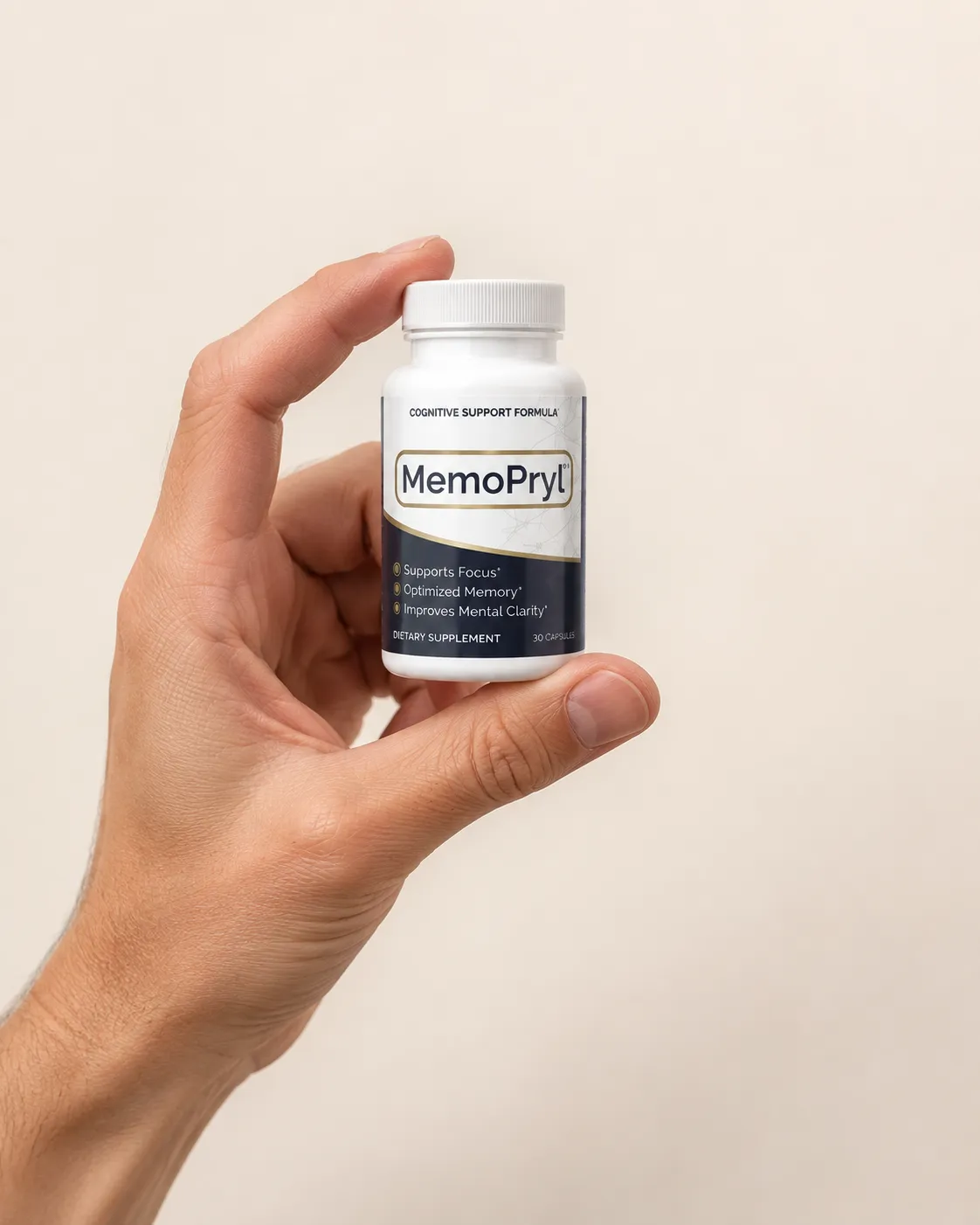 MemoPryl — the package held in a hand