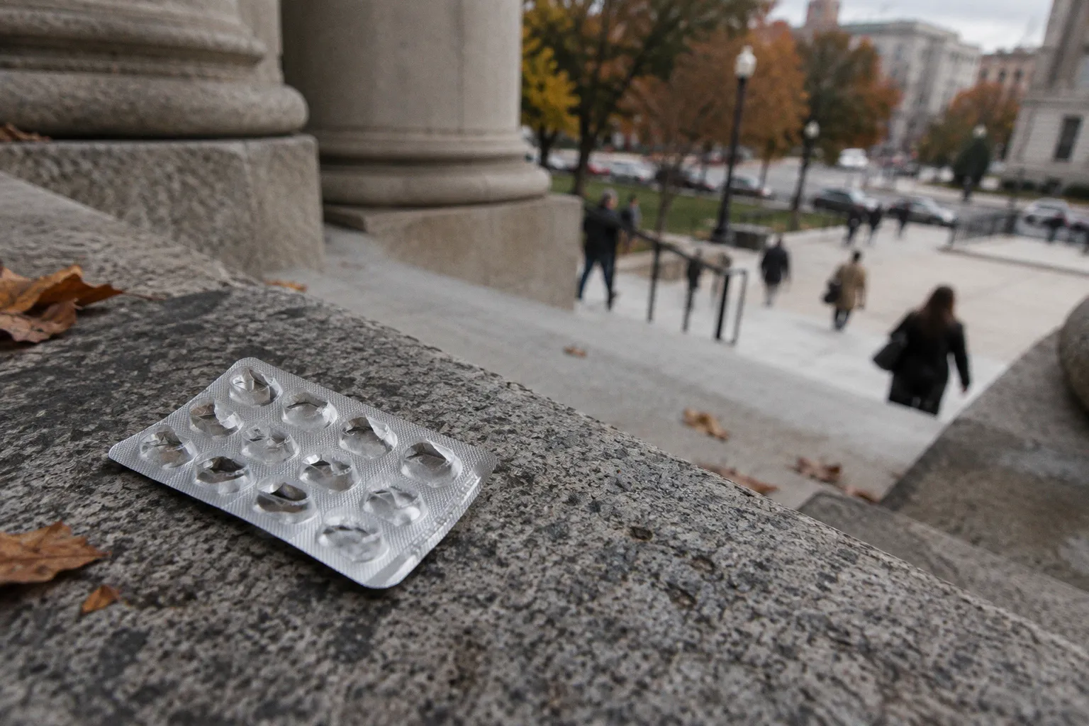 Online birth control subscriptions: avoiding hidden service fees